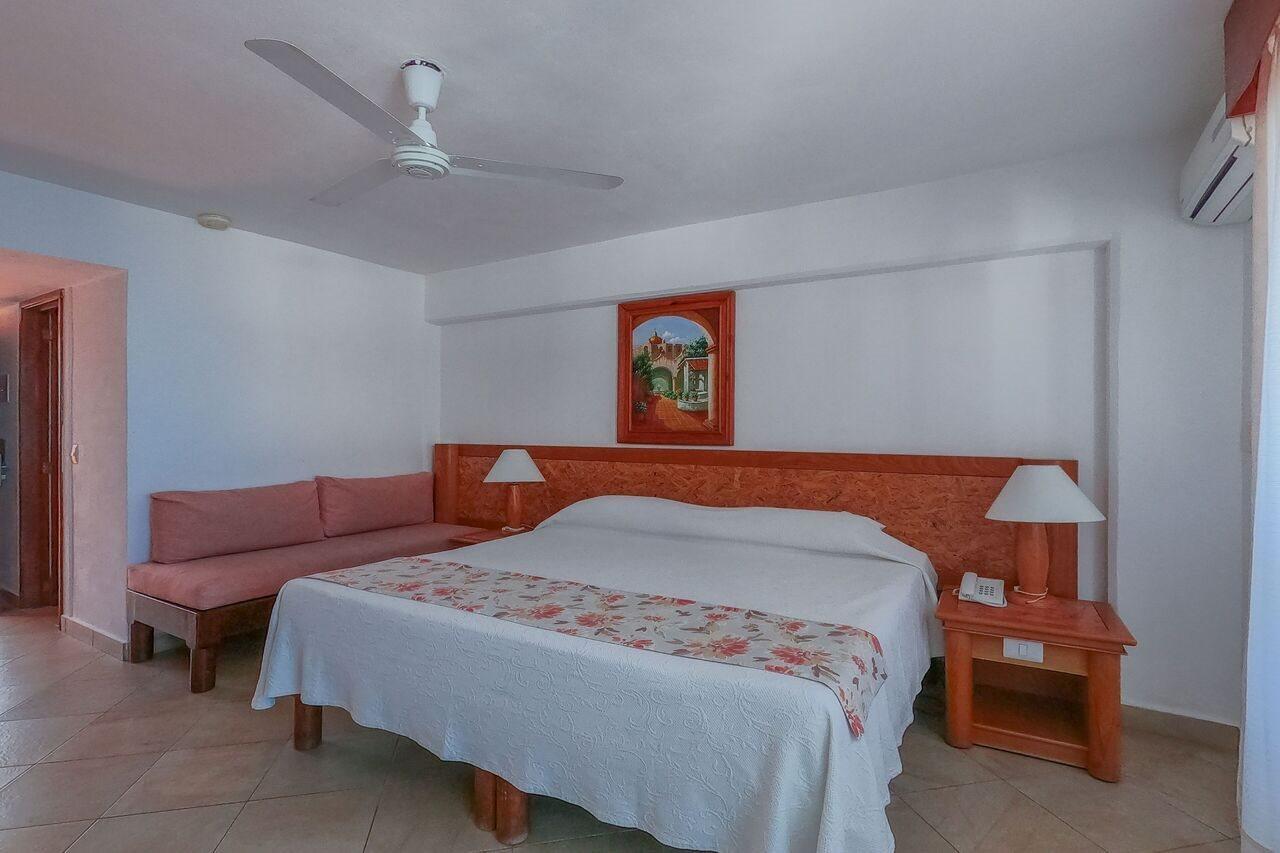 Tropicana Hotel Puerto Vallarta Exterior photo
