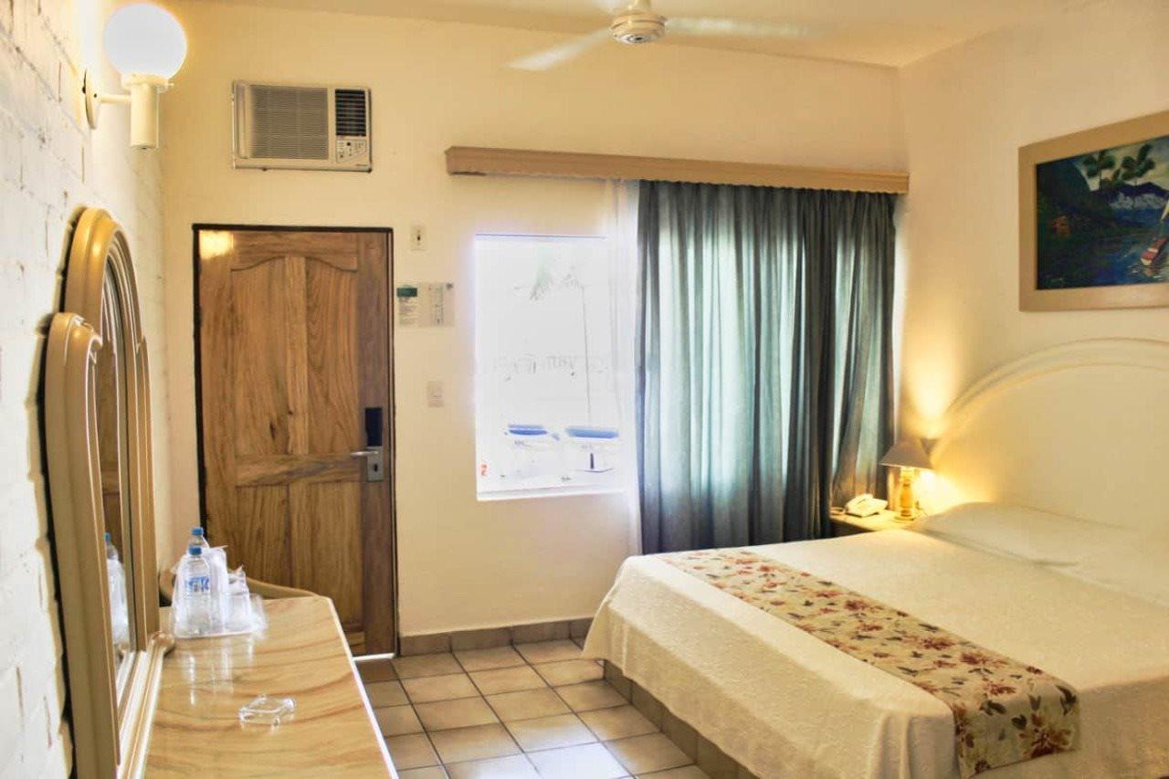 Tropicana Hotel Puerto Vallarta Exterior photo