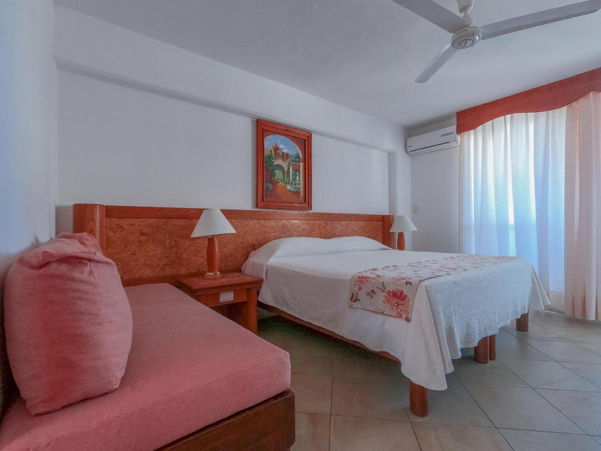 Tropicana Hotel Puerto Vallarta Exterior photo