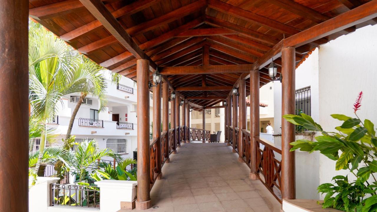 Tropicana Hotel Puerto Vallarta Exterior photo
