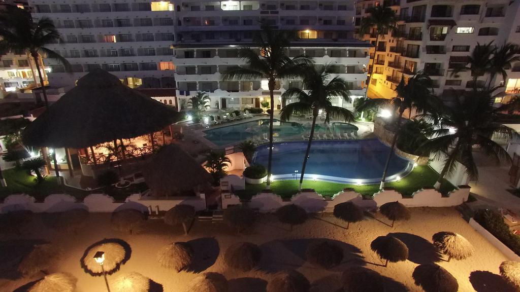 Tropicana Hotel Puerto Vallarta Exterior photo
